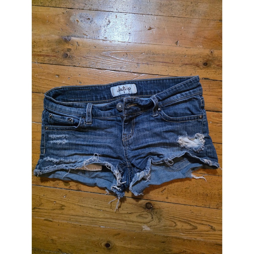 Daytrip Womens Distressed Denim‎ Shorts Blue Low Rise Frayed Raw Hem Cut Offs 26